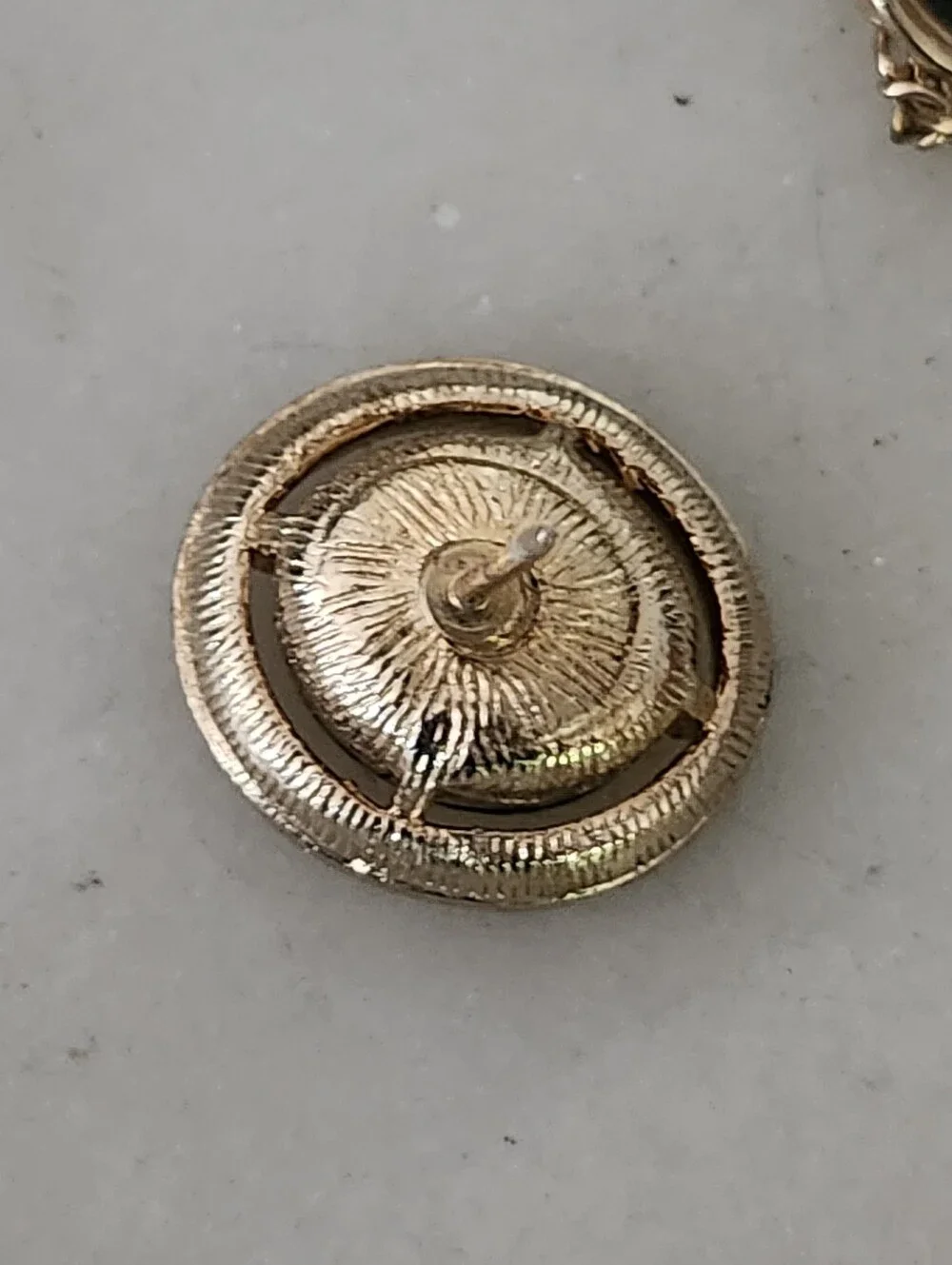 Vtg Art Deco Gold-Tone Tie Tack with Iridescent Purple-Pink Stone